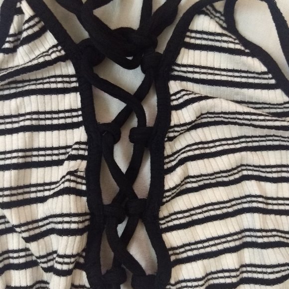 Forever 21 spaghetti V neck top with hot back tie string and stripes all over - Picture 8 of 16
